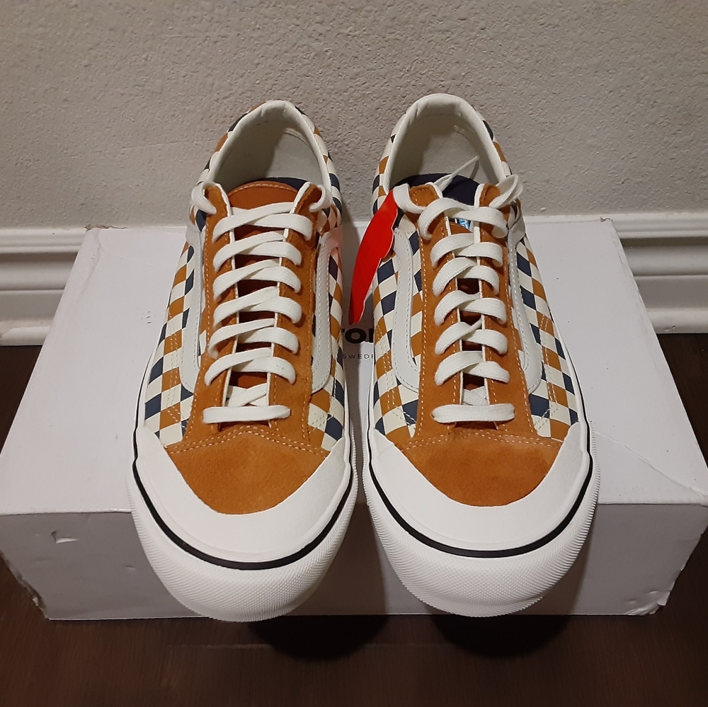 Vans - Picture 2 of 3